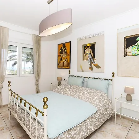 037 Avellaner Villa